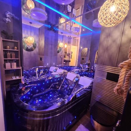 Warszawa Wola Wyjatkowe Studio Z Jacuzzi, Sauna I Fotelem Do Masazu - Exceptional Studio In Warsaw With Jacuzzi, Sauna And Massage Chair Exteriér fotografie